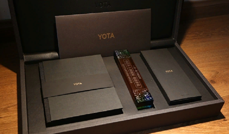 YotaPhone 3 распаковка
